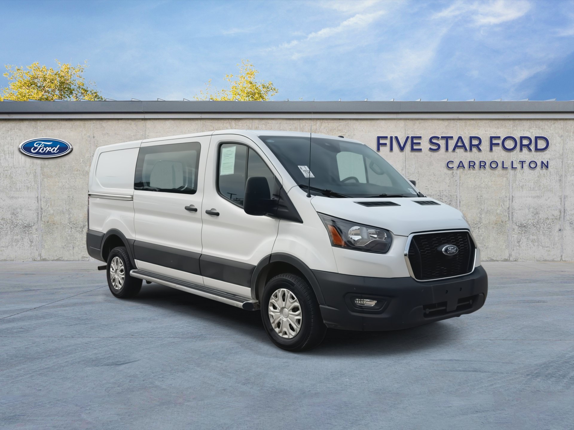 Used 2025 Ford Transit 250 Low Roof w/ Exterior Upgrade Package RWD image 2