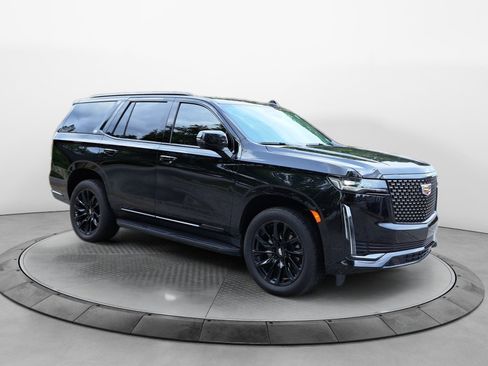 Used 2022 Cadillac Escalade Premium Luxury AWD/4WD image 1