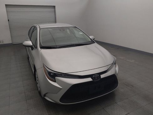 Used 2021 Toyota Corolla LE image 14