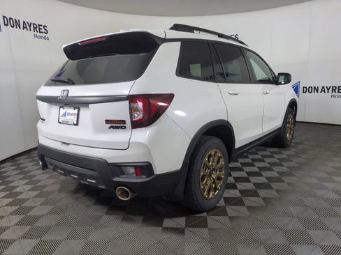 Certified 2023 Honda Passport TrailSport image 5
