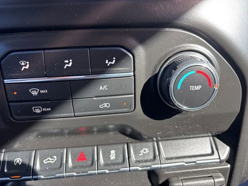 Used 2020 Chevrolet Silverado 1500 Custom w/ Custom Value Package image 31