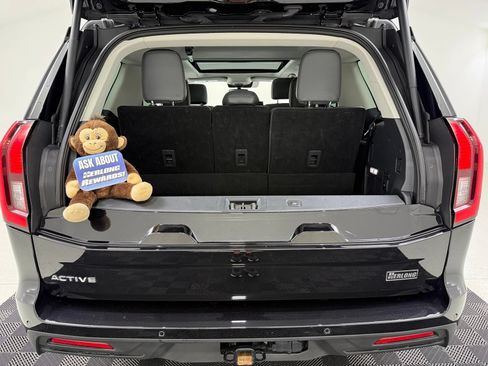 Used 2025 Ford Expedition Active AWD/4WD image 8