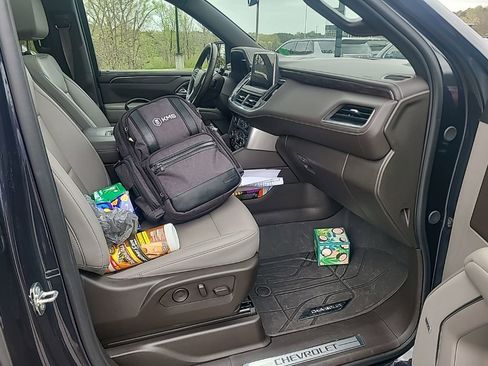 Used 2024 Chevrolet Tahoe Z71 w/ Luxury Package image 12