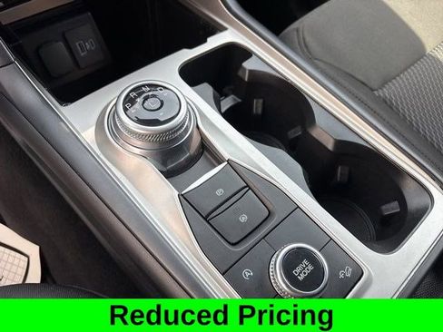 Used 2023 Ford Explorer XLT image 27