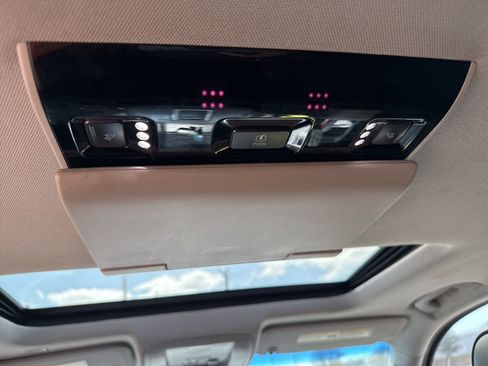 Used 2018 GMC Yukon Denali w/ Open Road Package image 13