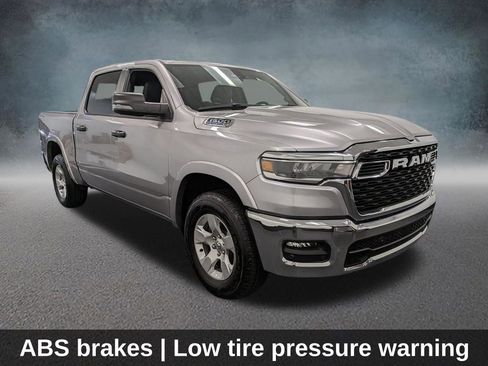 Used 2025 RAM 1500 Big Horn AWD/4WD image 3