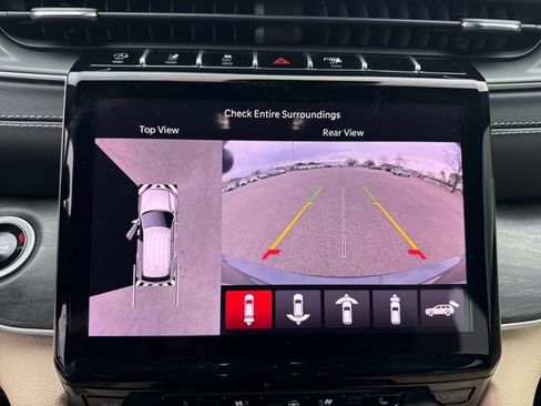 Used 2025 Jeep Grand Cherokee L Limited w/ Luxury Tech Group II image 28