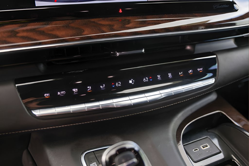 Used 2022 Cadillac Escalade Sport Platinum AWD/4WD image 36