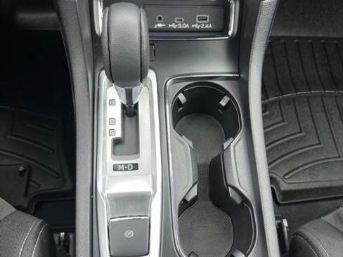 Used 2023 Subaru Ascent Premium w/ Convenience Package image 13