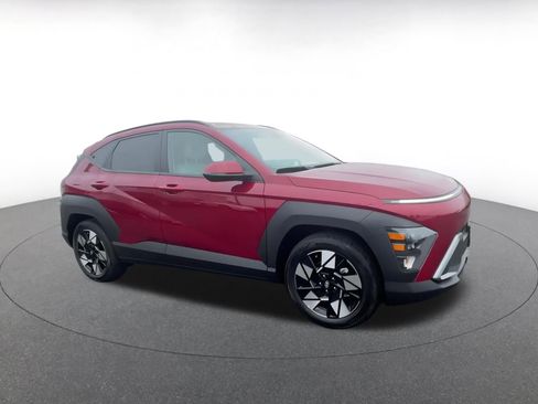 Used 2025 Hyundai Kona SEL image 2