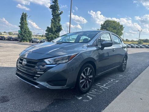 Used 2025 Nissan Versa SV FWD image 15