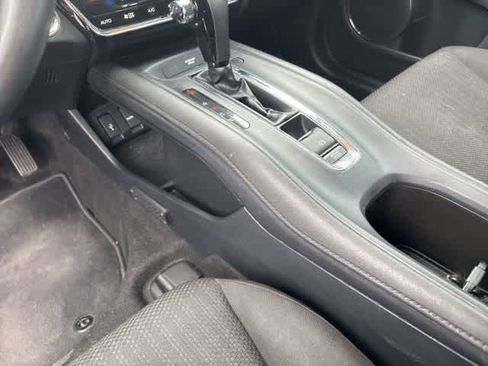 Used 2018 Honda HR-V EX image 16