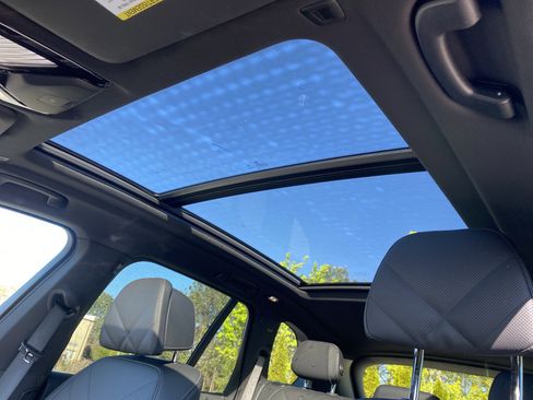 Used 2026 BMW X5 M60i image 8