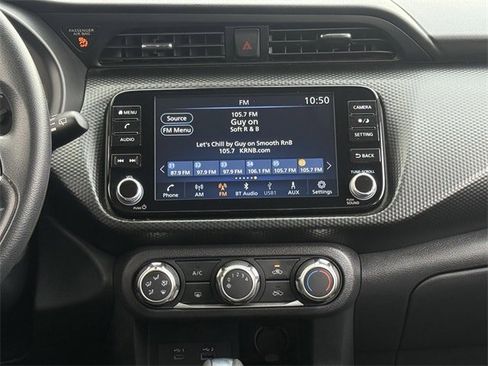 Used 2023 Nissan Kicks SV image 17