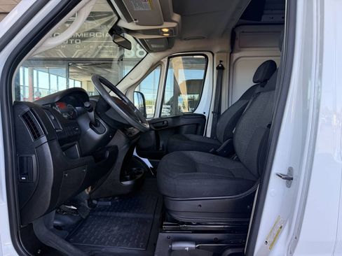 Used 2021 RAM ProMaster 2500 w/ Convenience Group FWD image 10