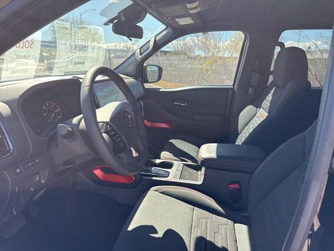 Used 2025 Nissan Frontier Pro-X w/ Pro Convenience Package image 18