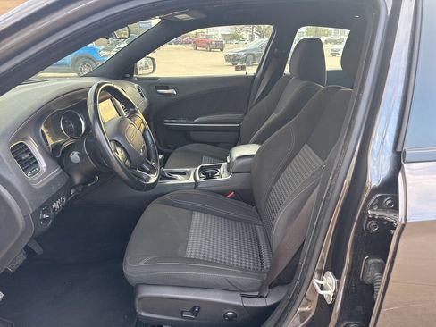 Used 2023 Dodge Charger SXT image 9