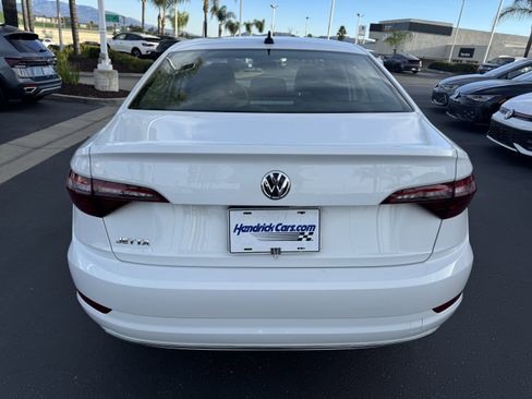 Used 2020 Volkswagen Jetta S image 9