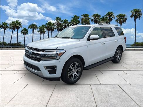 Used 2024 Ford Expedition Limited AWD/4WD image 3