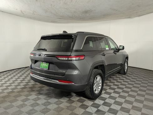 Certified 2023 Jeep Grand Cherokee Laredo image 8