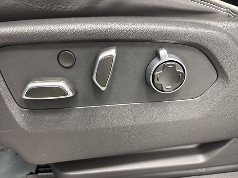 Used 2024 GMC Sierra 1500 AT4X image 31