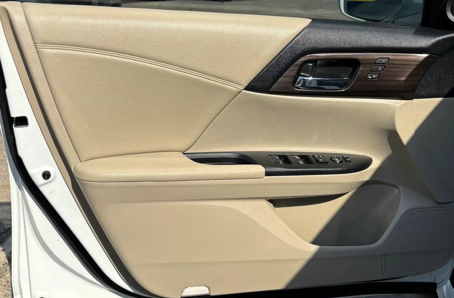 Used 2017 Honda Accord Touring image 16