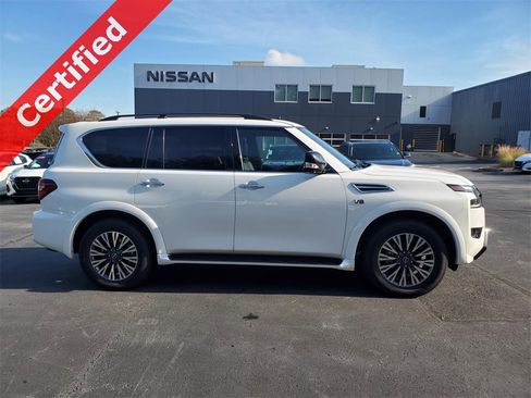 Certified 2022 Nissan Armada SL w/ Midnight Edition Package image 2