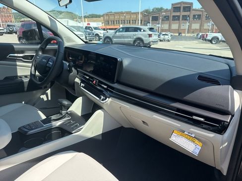 New 2026 Kia Sportage EX w/ EX Panorama Roof Package image 17
