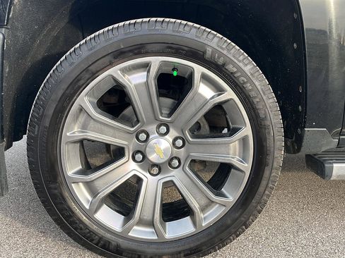 Used 2018 Chevrolet Silverado 1500 High Country image 9