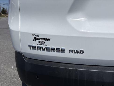 Used 2023 Chevrolet Traverse LT AWD/4WD image 6
