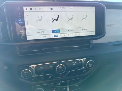 Used 2024 Jeep Wrangler Sport S image 3