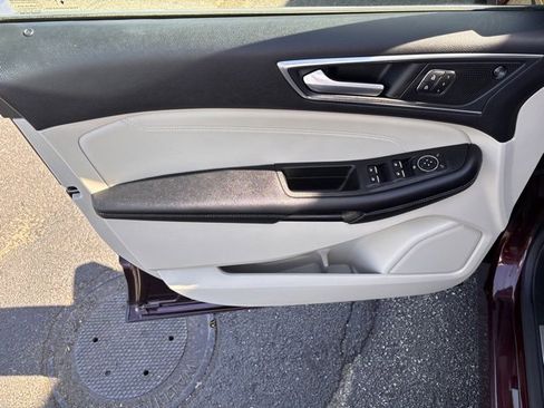Used 2022 Ford Edge Titanium w/ Equipment Group 301A image 22