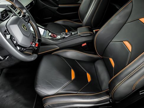 Used 2020 Lamborghini Huracan EVO RWD image 15