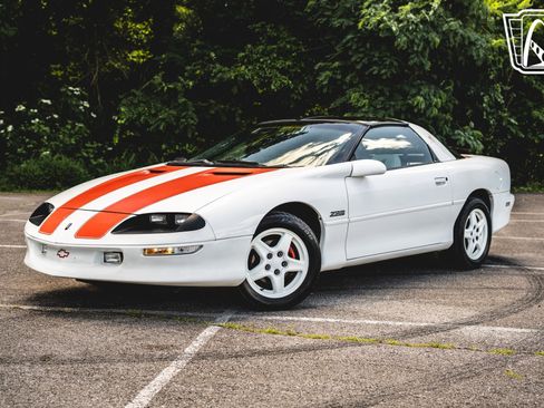 Used 1997 Chevrolet Camaro Z28 w/ Preferred Equipment Group 2 image 9
