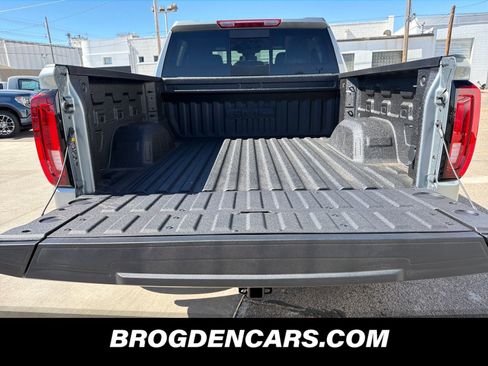 New 2026 GMC Sierra 1500 AT4 w/ AT4 Premium Package image 9