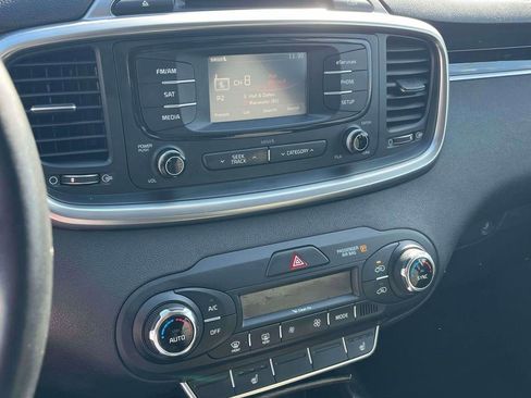 Used 2016 Kia Sorento EX image 20