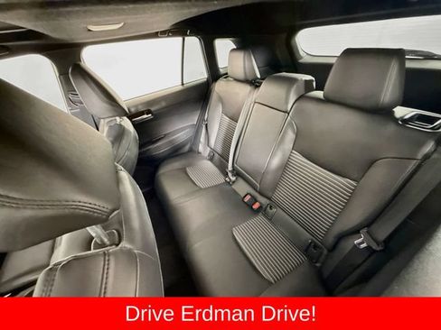 Used 2024 Toyota Corolla Cross AWD Hybrid w/ Convenience Package image 8