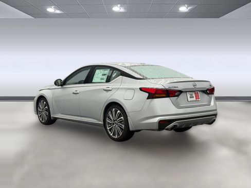 New 2025 Nissan Altima 2.5 SL image 3