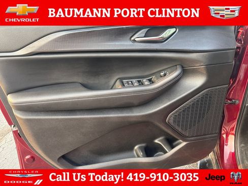 Used 2024 Jeep Grand Cherokee Altitude AWD/4WD image 10