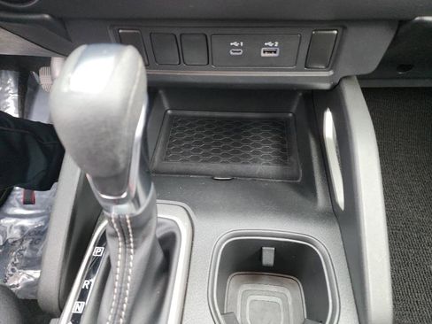 Used 2023 Nissan Frontier SV image 23