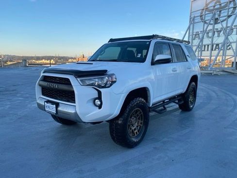 Used 2019 Toyota 4Runner TRD Off-Road image 4