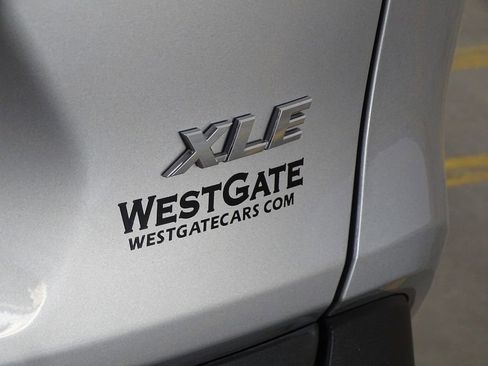 Used 2021 Toyota RAV4 XLE Premium image 38