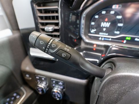 Used 2024 GMC Sierra 2500 SLE w/ SLE Value Package image 30