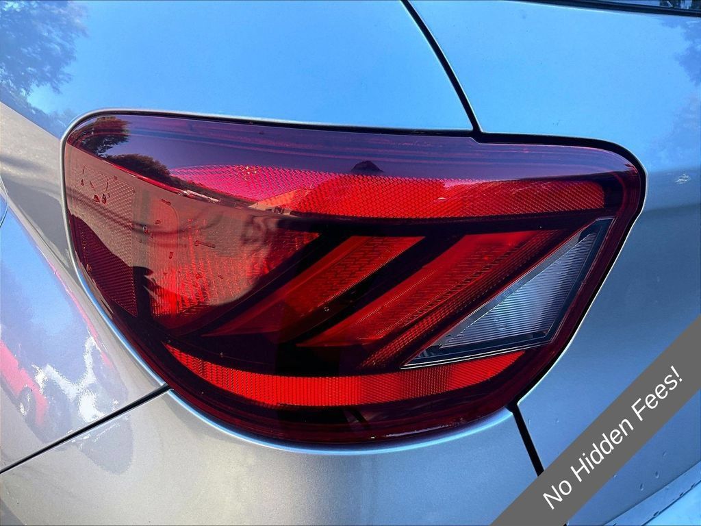 Used 2024 Hyundai Venue SE FWD image 26