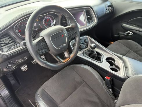 Used 2022 Dodge Challenger R/T Scat Pack RWD image 11