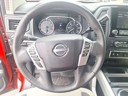 Used 2024 Nissan Titan SV w/ SV Convenience Package AWD/4WD image 13