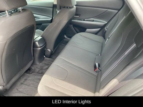 Used 2023 Hyundai Elantra SEL w/ Convenience Package FWD image 16