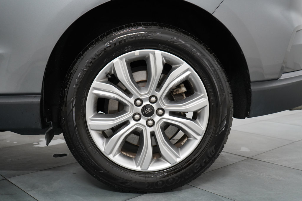 Certified 2024 Ford Edge Titanium AWD/4WD image 35