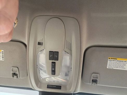 Used 2016 GMC Terrain SLE image 17