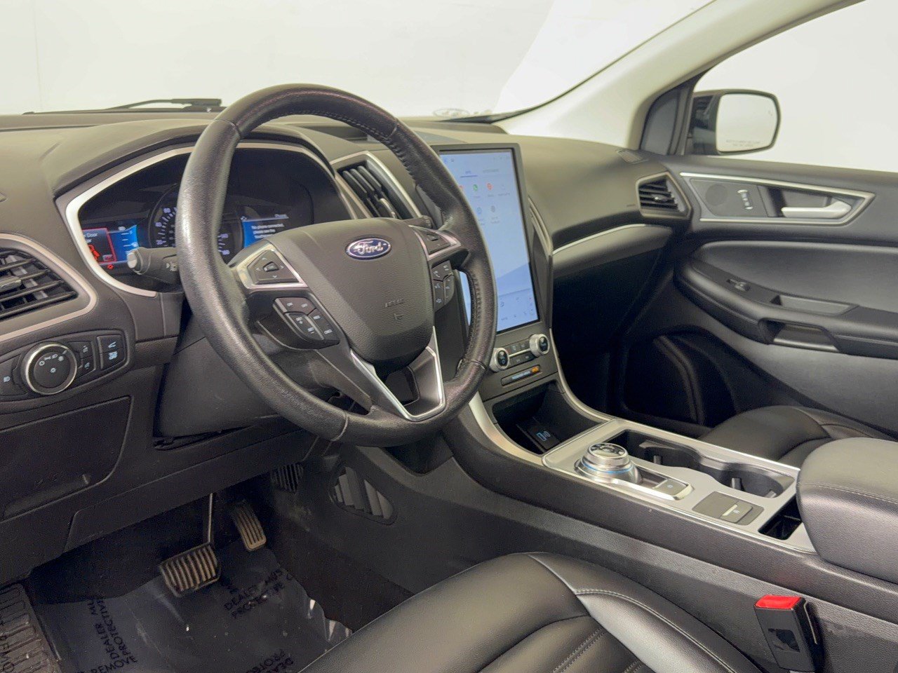 Used 2021 Ford Edge SEL w/ Convenience Package AWD/4WD image 4